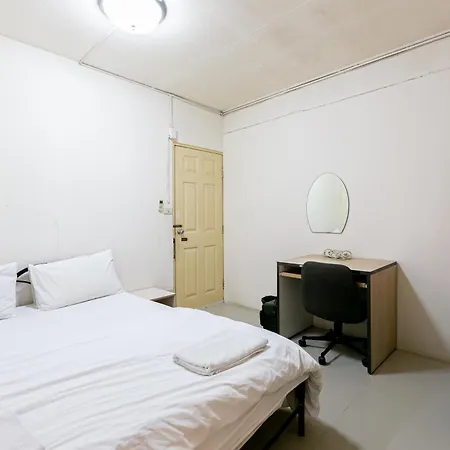 Freesia Saladaeng Silom Apartments Bangkok Exterior photo