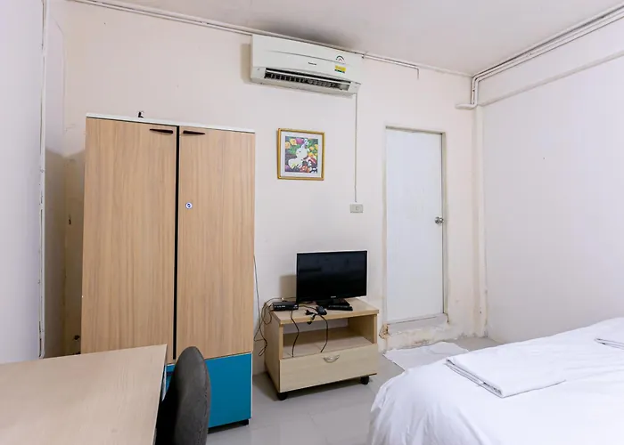 Freesia Saladaeng Silom Apartments